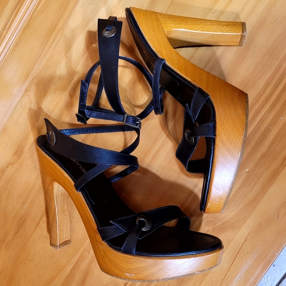 Sergio Rossi Bombshell Wraparound Strap Platform Heels - Picture 6 of 12